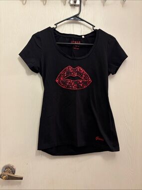 Guess Black Short-Sleeve Tee with Red Sequin Lip Motif